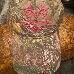 Realtree Women’s Camo Hat with Pink Accents